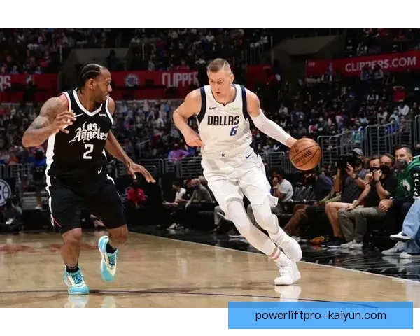 马丁内斯在新赛季备战中备受期待，力求带领球队再创佳绩，状态回暖。