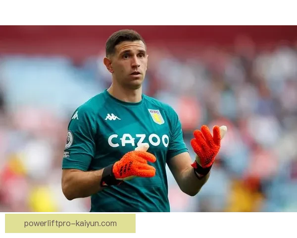 马丁内斯本赛季扑救数据表现稳健，引发外界持续关注与期待