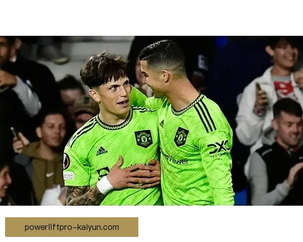 纳乔展示出色技术特点，传球精准与防守稳健，成为球队不可或缺的中坚力量。