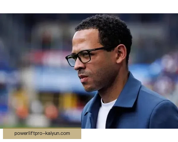 阿隆索作为中场组织者表现稳健，持续提升球队进攻效率